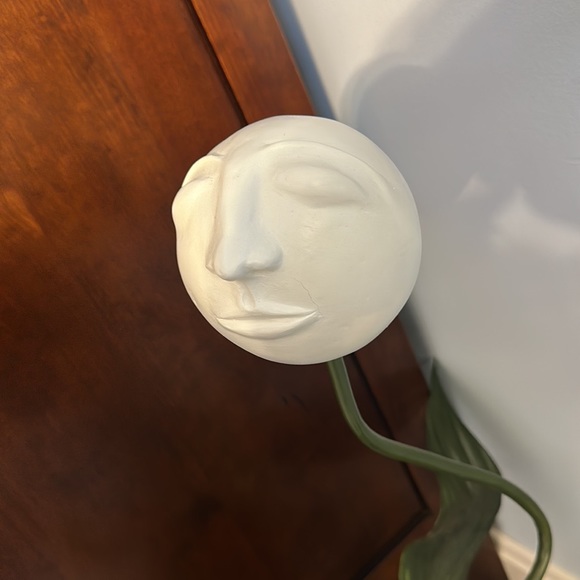 Plant sculpture - Picture 1 of 3